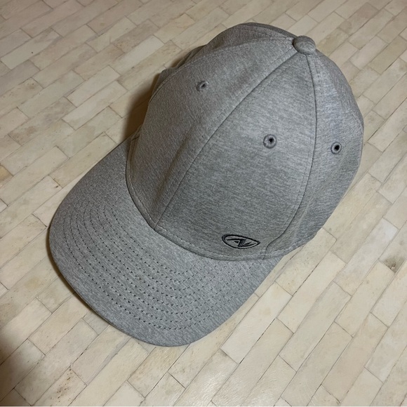 Athletic Works Men’s Gray Cap size L/XL - Picture 1 of 6